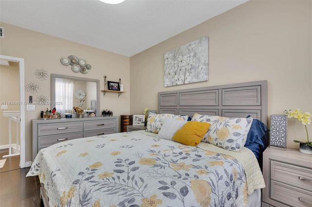 8511 NW 141st Ter 402, Miami Lakes, FL 33016
