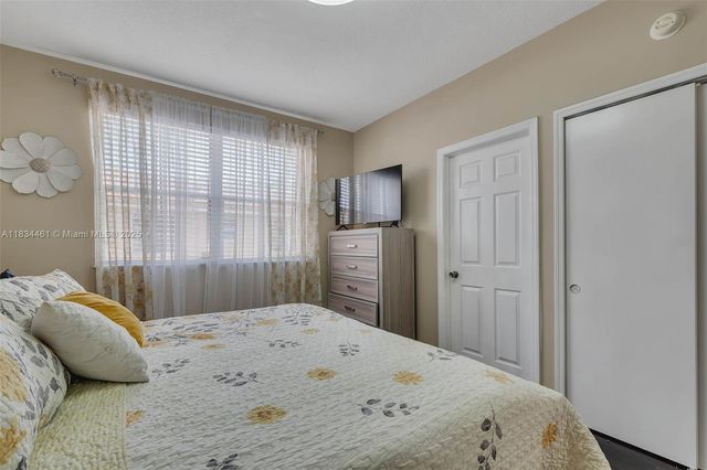 8511 NW 141st Ter 402, Miami Lakes, FL 33016
