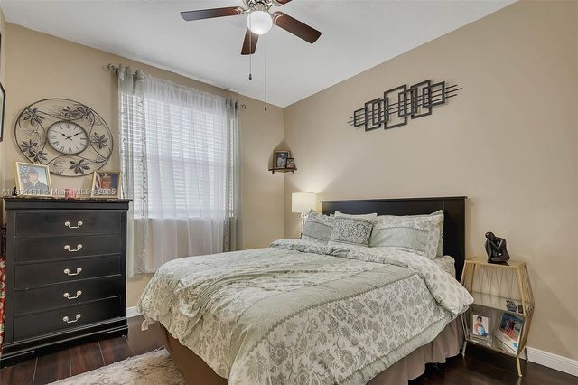 8511 NW 141st Ter 402, Miami Lakes, FL 33016