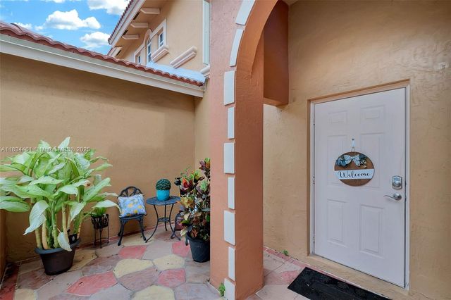 8511 NW 141st Ter 402, Miami Lakes, FL 33016