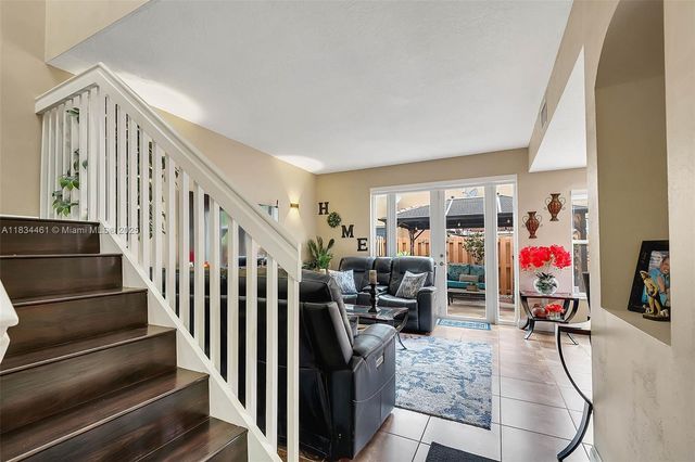 8511 NW 141st Ter 402, Miami Lakes, FL 33016