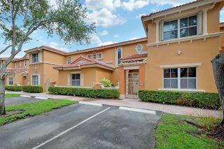 8511 NW 141st Ter 402, Miami Lakes, FL 33016