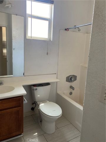 17667 View Mount Court, Victorville, CA 92395