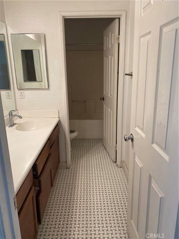 17667 View Mount Court, Victorville, CA 92395
