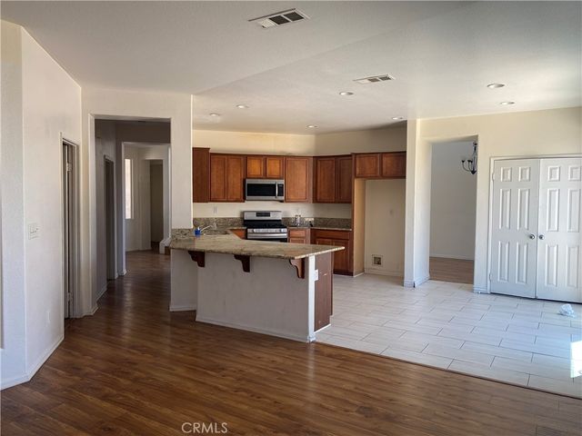 17667 View Mount Court, Victorville, CA 92395