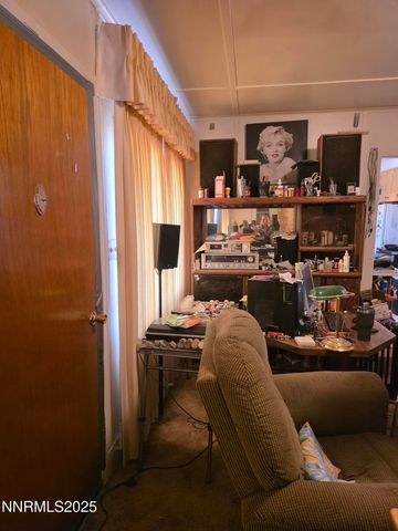 306 6th Street, Hawthorne, NV 89415