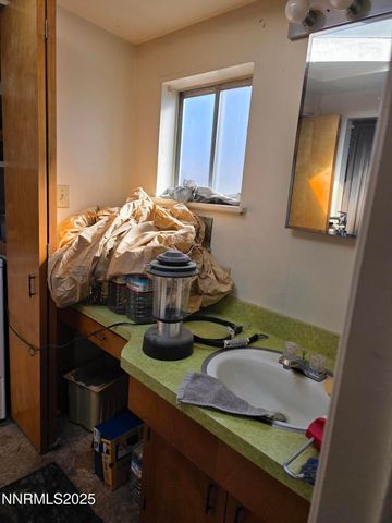 306 6th Street, Hawthorne, NV 89415