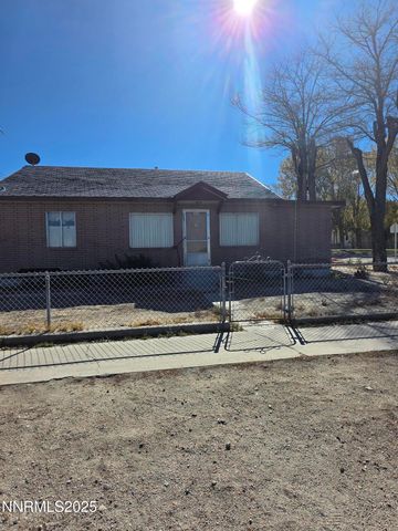 306 6th Street, Hawthorne, NV 89415