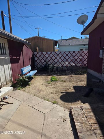306 6th Street, Hawthorne, NV 89415