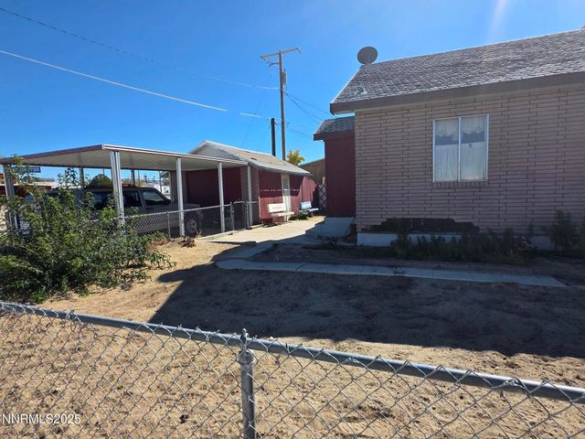 306 6th Street, Hawthorne, NV 89415