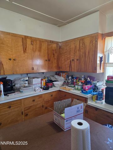 306 6th Street, Hawthorne, NV 89415