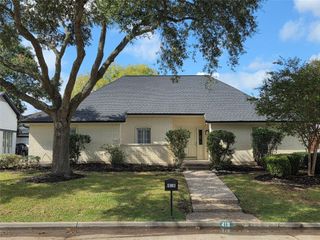 418 Longview Drive, Sugar Land, TX 77478