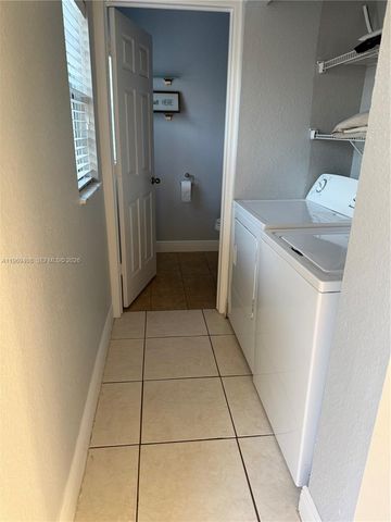 2402 NE 41st Pl 2402, Homestead, FL 33033