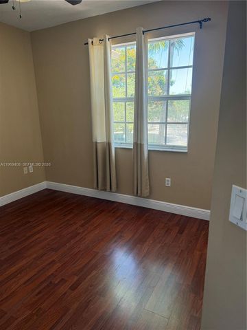 2402 NE 41st Pl 2402, Homestead, FL 33033