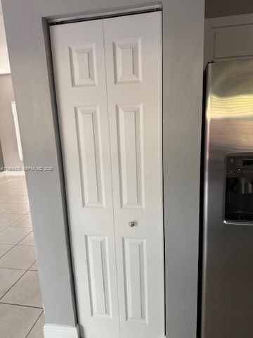 2402 NE 41st Pl 2402, Homestead, FL 33033