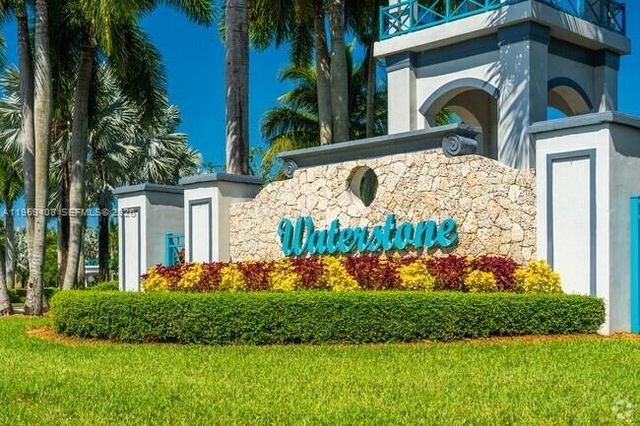 2402 NE 41st Pl 2402, Homestead, FL 33033