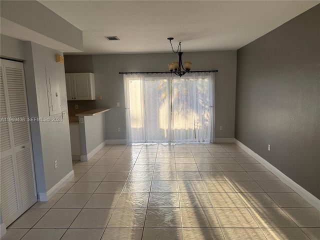 2402 NE 41st Pl 2402, Homestead, FL 33033