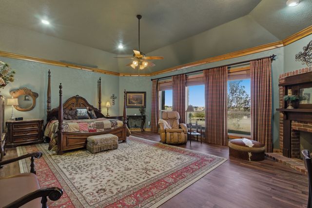 135 Serrano Court, Weatherford, TX 76087