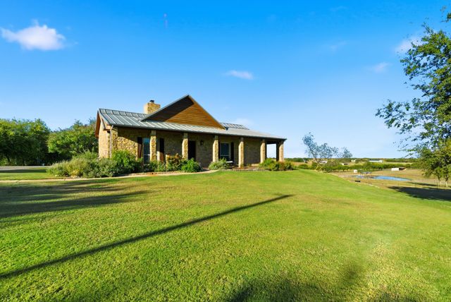 135 Serrano Court, Weatherford, TX 76087