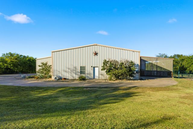 135 Serrano Court, Weatherford, TX 76087