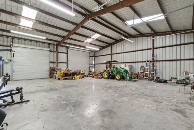 135 Serrano Court, Weatherford, TX 76087