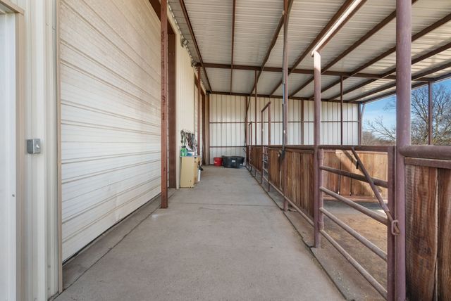 135 Serrano Court, Weatherford, TX 76087