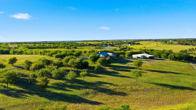 135 Serrano Court, Weatherford, TX 76087