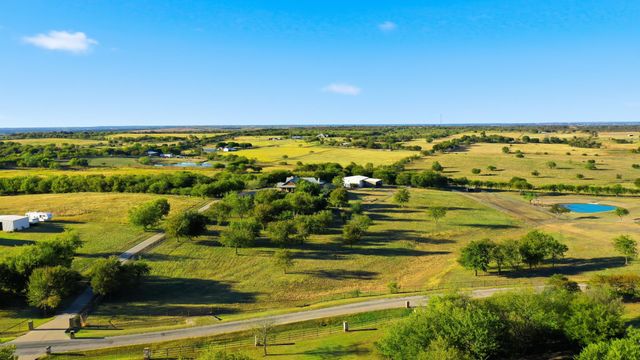 135 Serrano Court, Weatherford, TX 76087