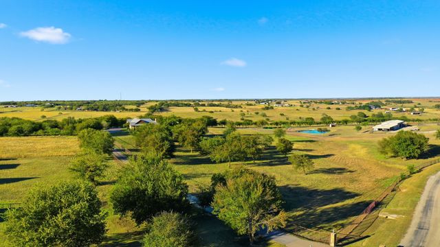 135 Serrano Court, Weatherford, TX 76087