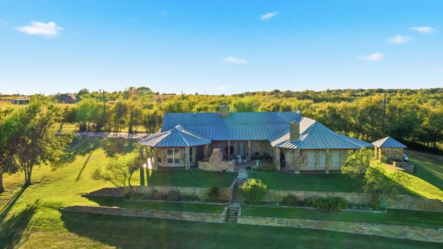 135 Serrano Court, Weatherford, TX 76087