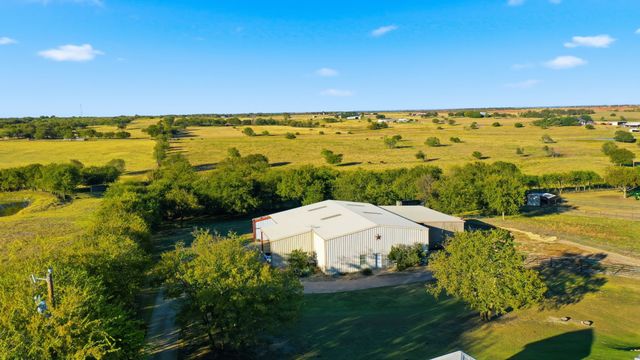 135 Serrano Court, Weatherford, TX 76087