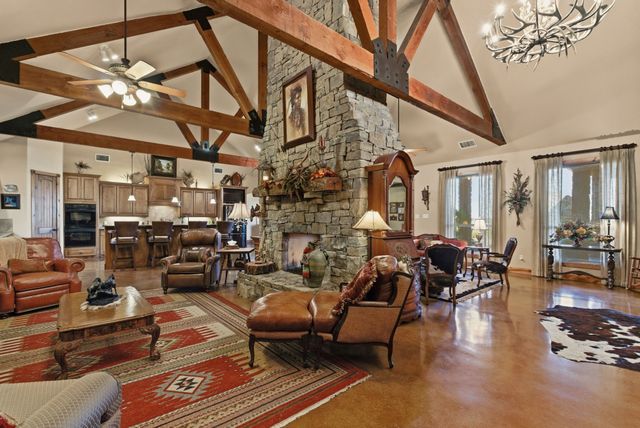 135 Serrano Court, Weatherford, TX 76087