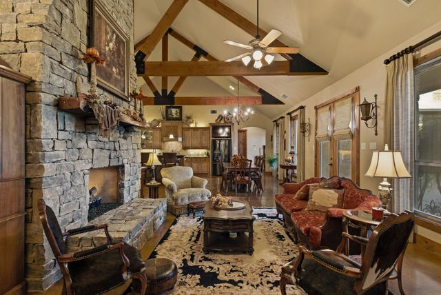 135 Serrano Court, Weatherford, TX 76087