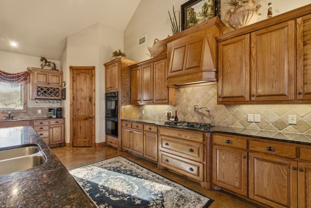 135 Serrano Court, Weatherford, TX 76087