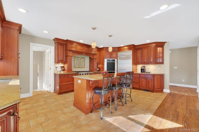 2864 Old Yorktown Road, Yorktown Heights, NY 10598