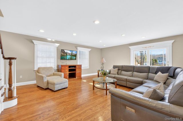 2864 Old Yorktown Road, Yorktown Heights, NY 10598