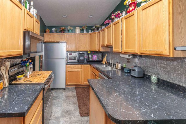 1224 7th Street N, Moorhead, MN 56560