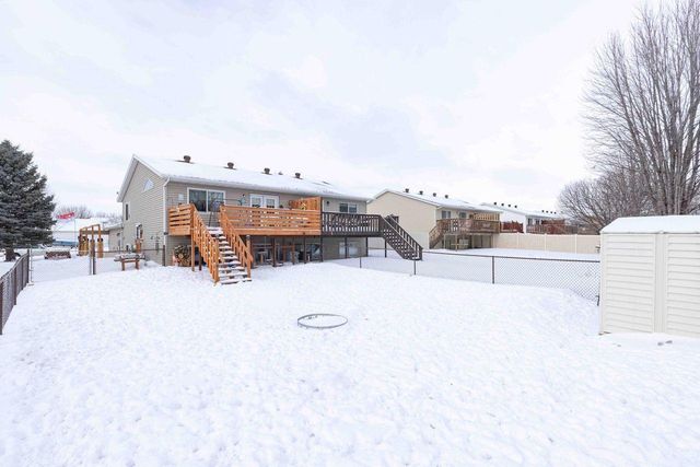 1224 7th Street N, Moorhead, MN 56560