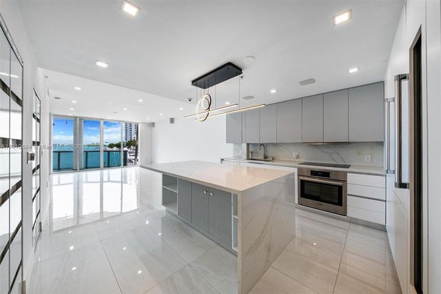 7918 Harbour Island Drive 207, North Bay Village, FL 33141