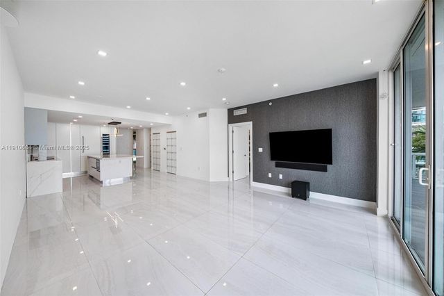 7918 Harbour Island Drive 207, North Bay Village, FL 33141