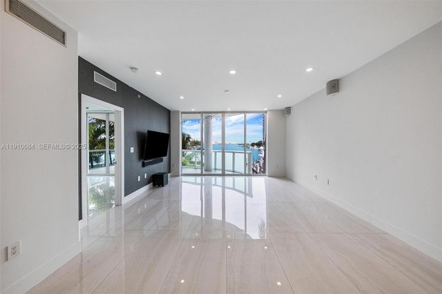7918 Harbour Island Drive 207, North Bay Village, FL 33141