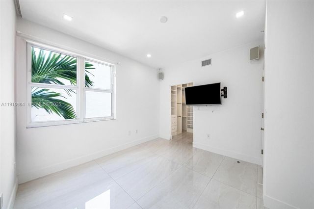 7918 Harbour Island Drive 207, North Bay Village, FL 33141