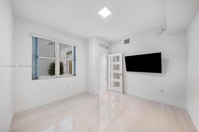 7918 Harbour Island Drive 207, North Bay Village, FL 33141
