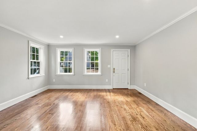 160 Hersey St, Hingham, MA 02043