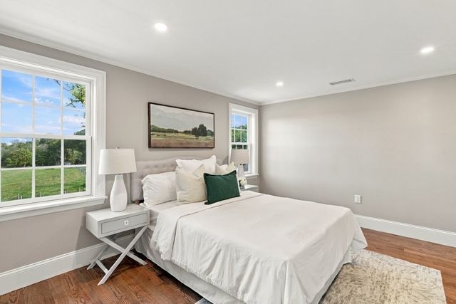 160 Hersey St, Hingham, MA 02043