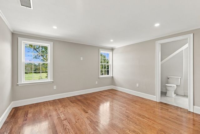 160 Hersey St, Hingham, MA 02043