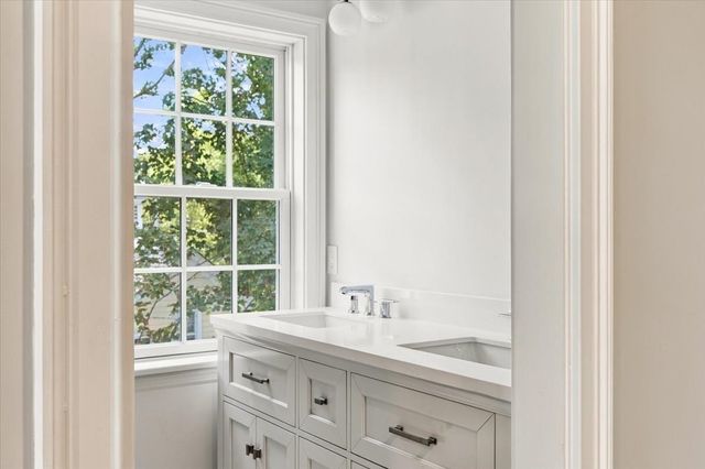 160 Hersey St, Hingham, MA 02043