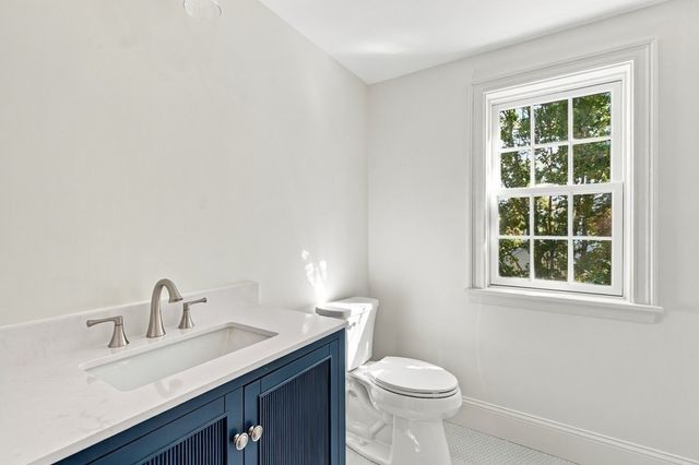 160 Hersey St, Hingham, MA 02043