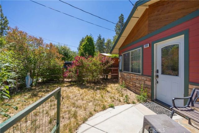 209 W Meadow Lane, Big Bear City, CA 92314