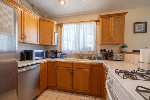 209 W Meadow Lane, Big Bear City, CA 92314